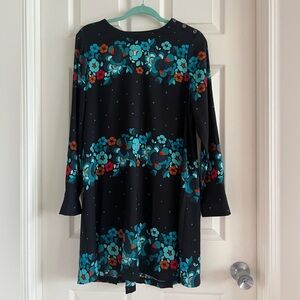LOFT floral print shift dress. Pleated back. Buttons. Navy Blue. EUC! Size small